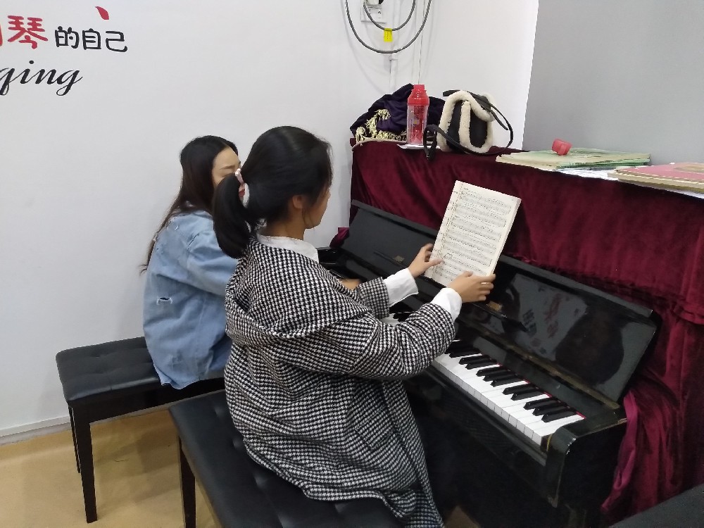 钢琴课
